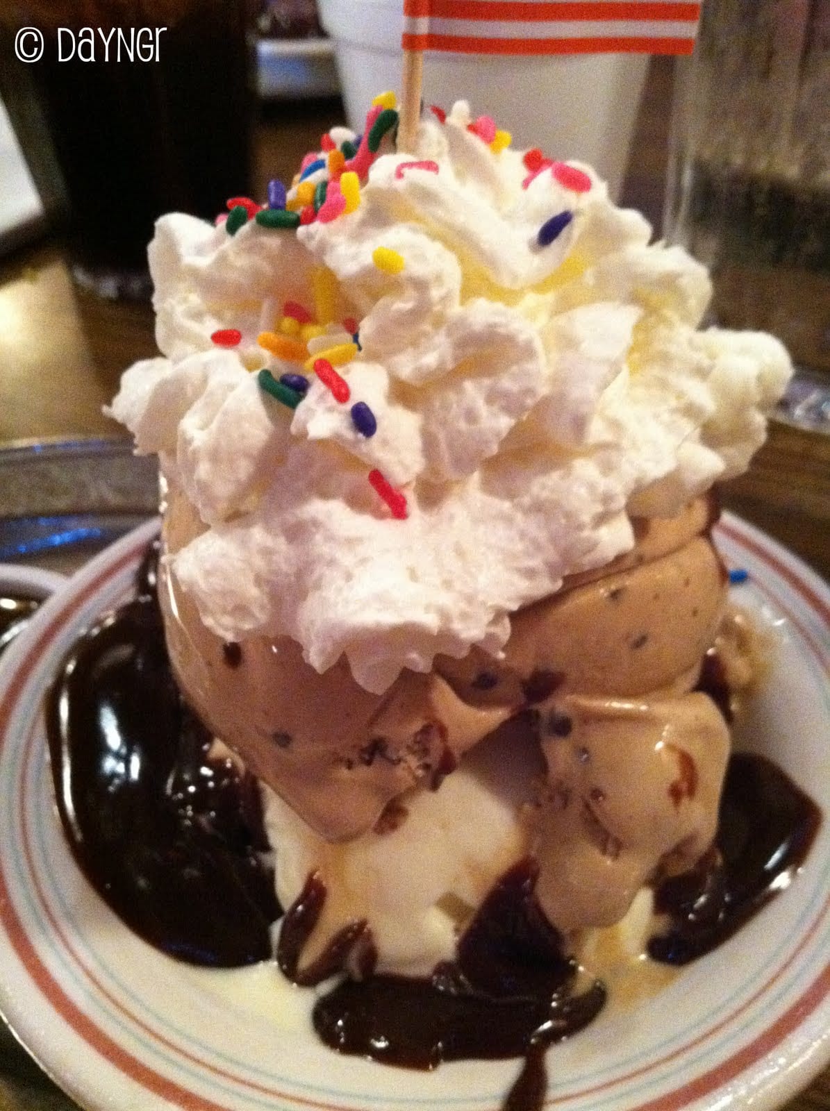 Summer-Fun-Ice-Cream-Sundae
